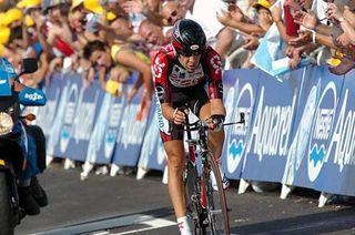 Carlos Sastre (CSC) lost four minutes to Andreas Klöden at the 2006 Tour's last TT