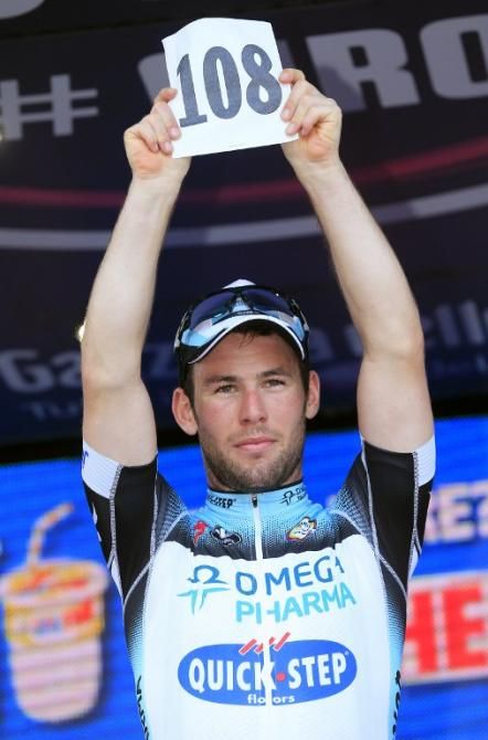 Paying his respects to Wouter Weylandt at this year's Giro d'Italia