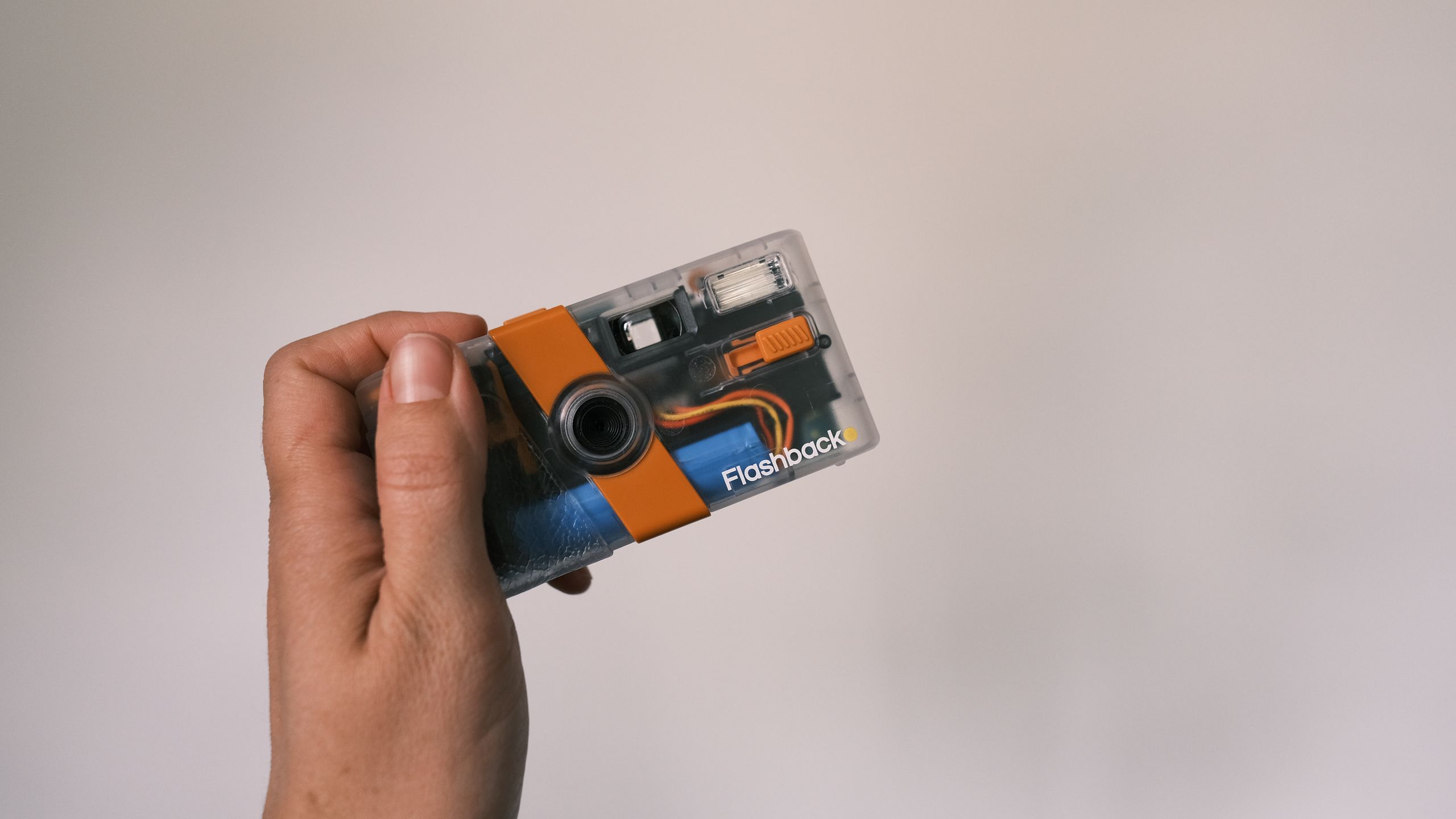 Flashback One35 V2 offers a screen-free