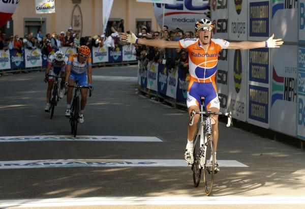 Geisnk emerges from the shadows to win the Giro dell' Emilia