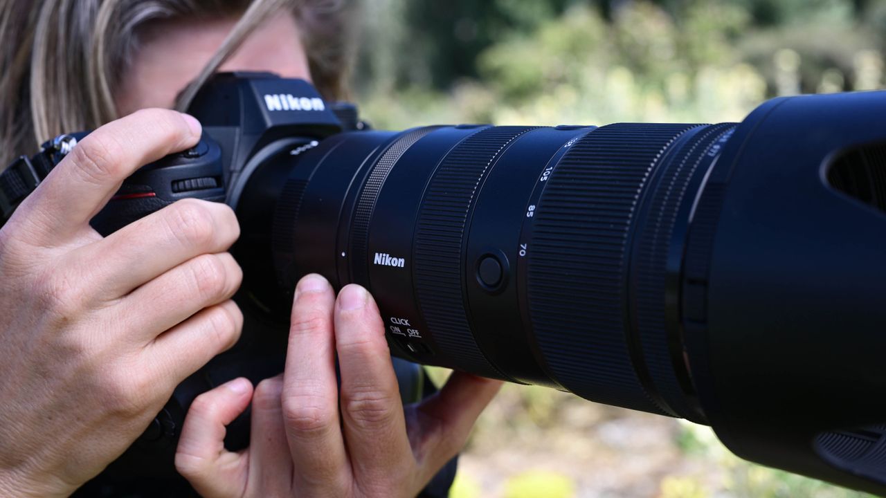 Nikkor Z 70-200mm f/2.8 VR S II lens mounted on mirrorless camera