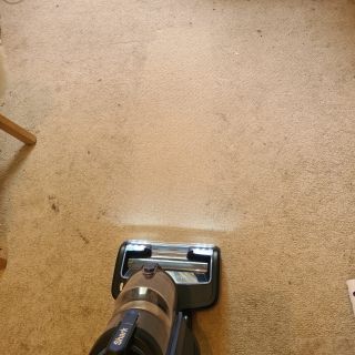 The Shark ICZ300UKT Anti Hair Wrap Cordless Upright Vacuum Cleaner left a line of clean carpet after one pass