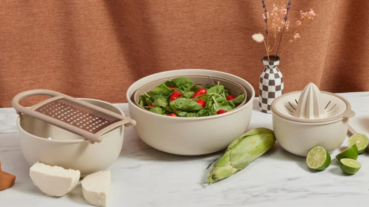 Better Bowl Set filled with salad and vegetables