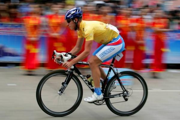Boris Shpilevsky (Russia) during the three lap curcuit at the start of the stage.