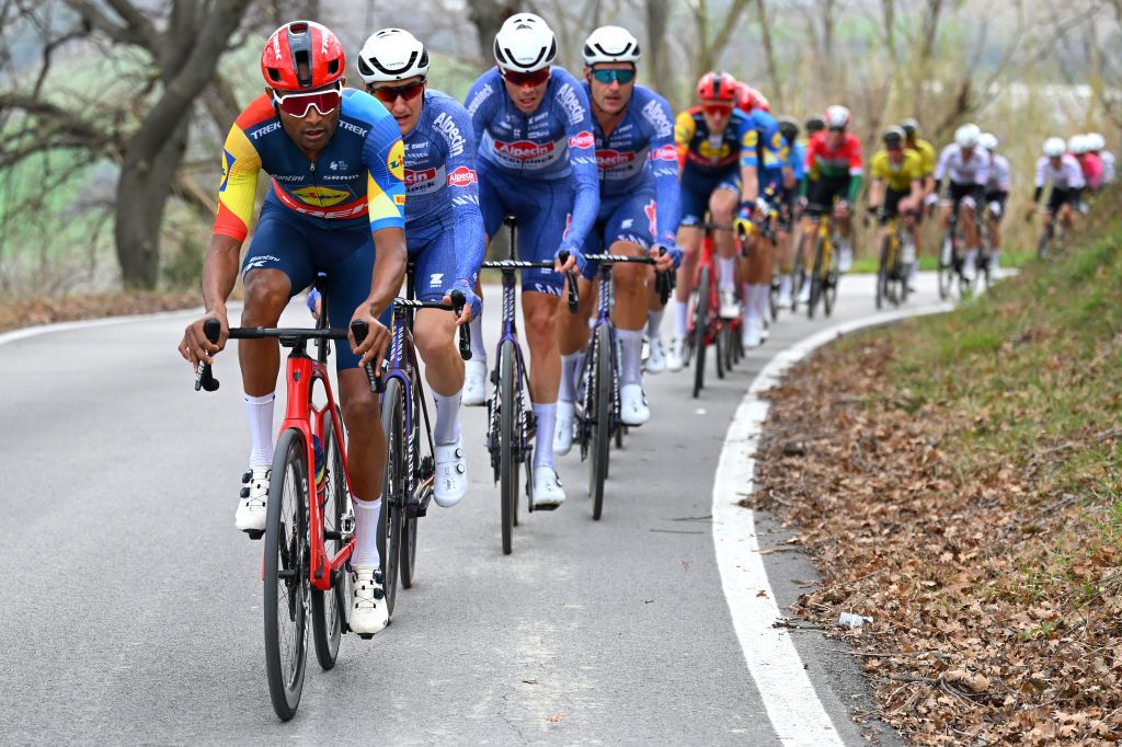 Lidl-Trek and Alpecin-Deceuninck did the majority of the pacemaking at the front of the field