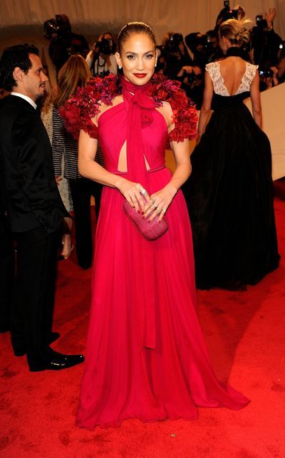 <p>At the Alexander McQueen: Savage Beauty Costume Institute Gala at The Metropolitan Museum of Art.&amp;nbsp;<span class="redactor-invisible-space" data-verified="redactor" data-redactor-tag="span" data-redactor-class="redactor-invisible-space"></span></p>
