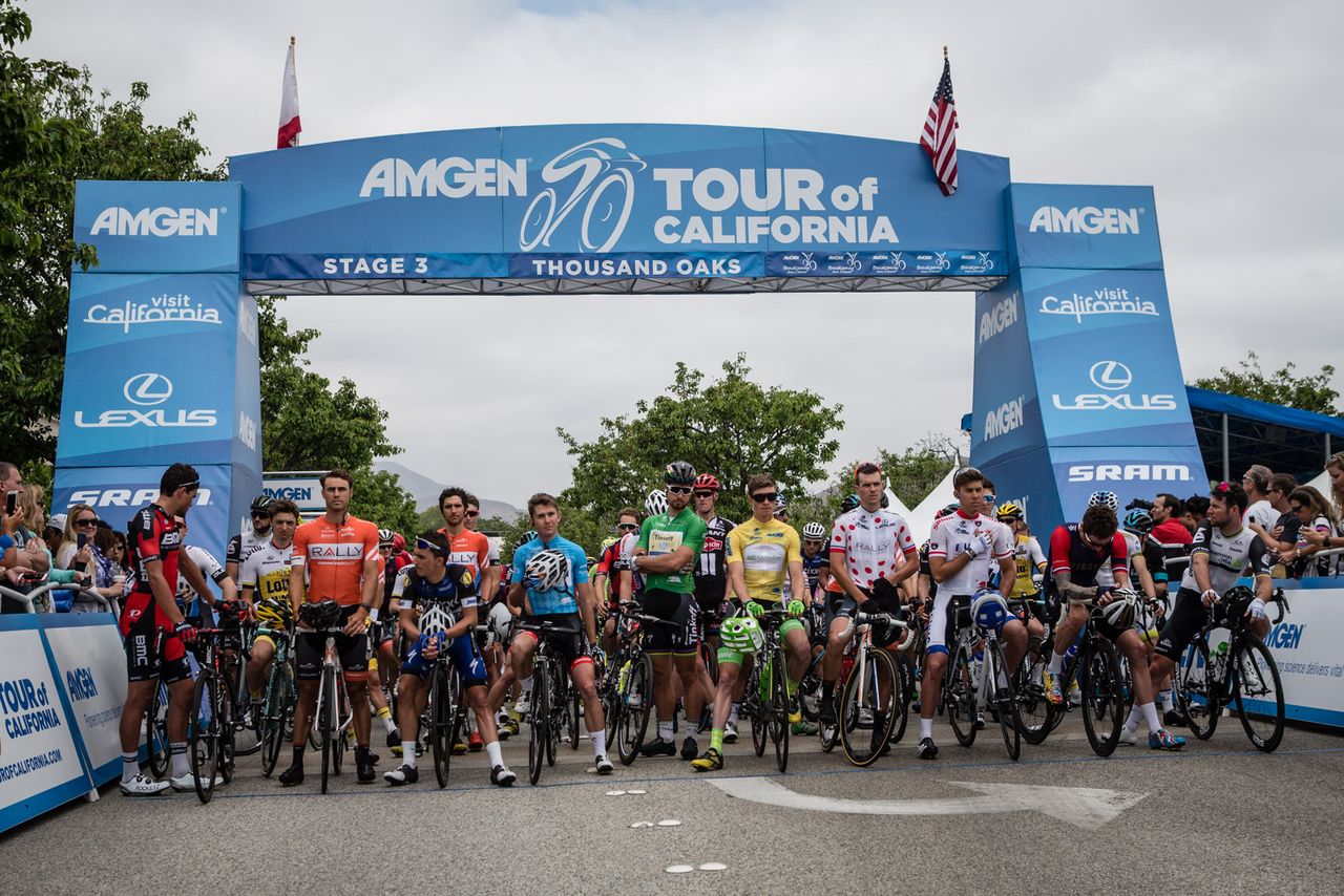 The riders are ready to start stage 3