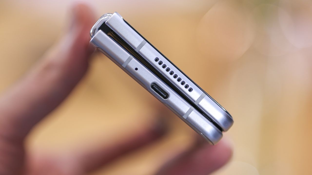 Samsung Galaxy Z Fold 3