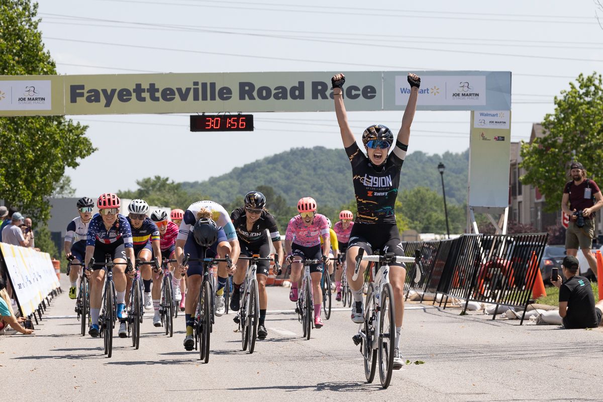 Rylee McMullen (Instafund LaPrima) and Shana Powless (L39ION of Los Angeles) round out the podium for the women.