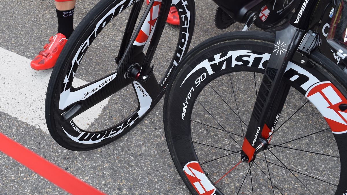 A choice Vision Metron wheels available for the French Pro Continental outfit