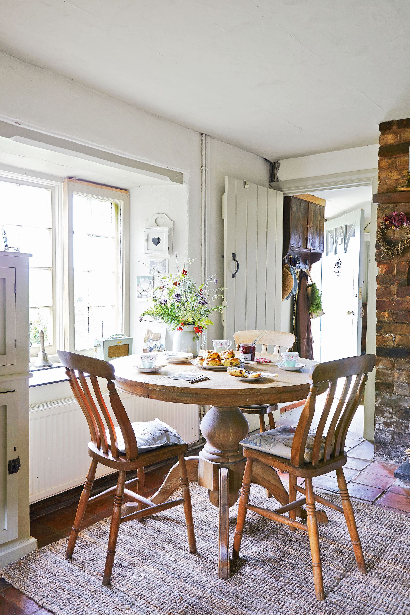 Georgian cottage filled with antiques and vintage treasures | Homes and ...
