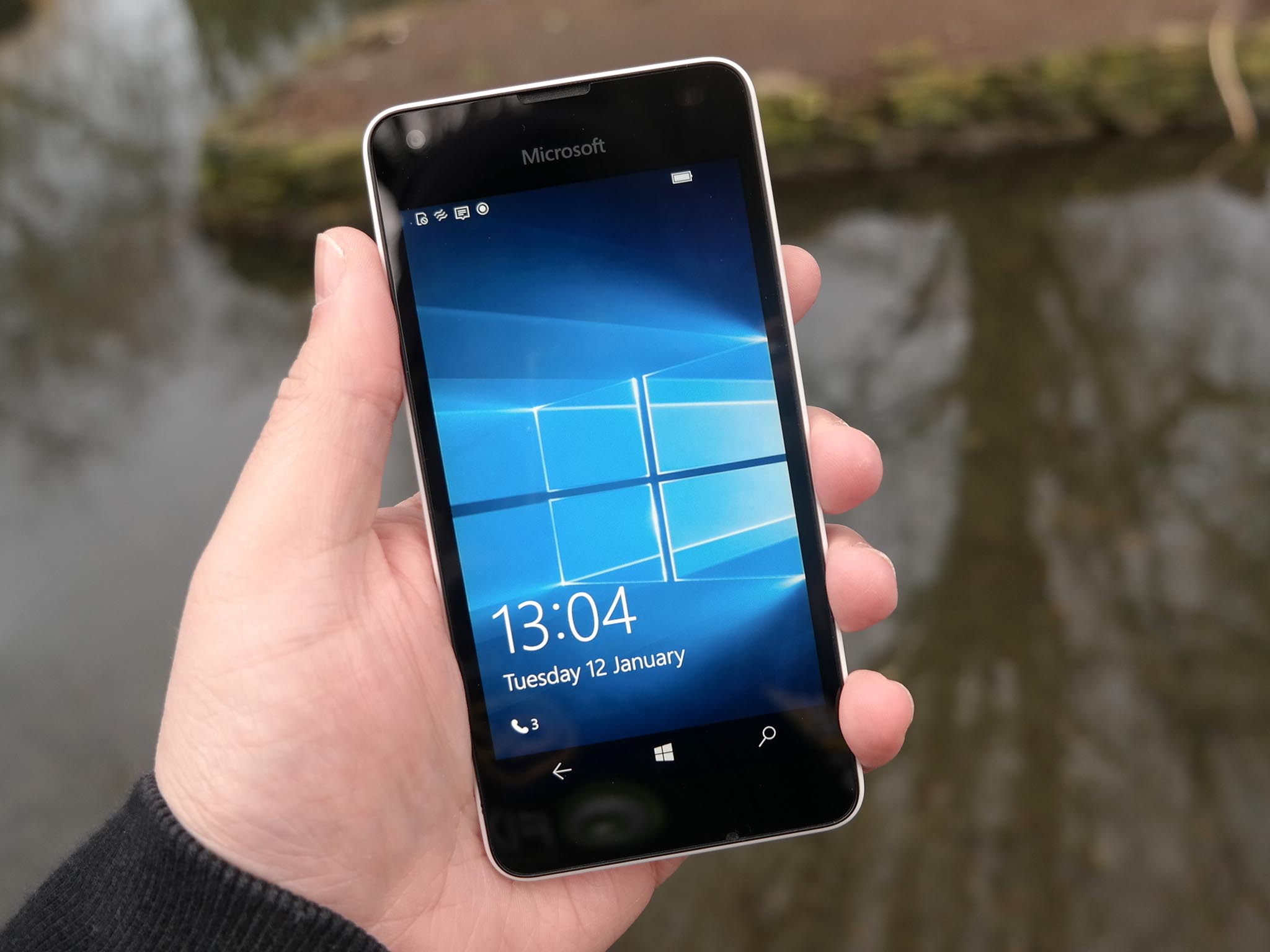 Microsoft lumia 550. Нокиа 550. Мадели смартфонов Макрософт кампактные с хорошей камерой.