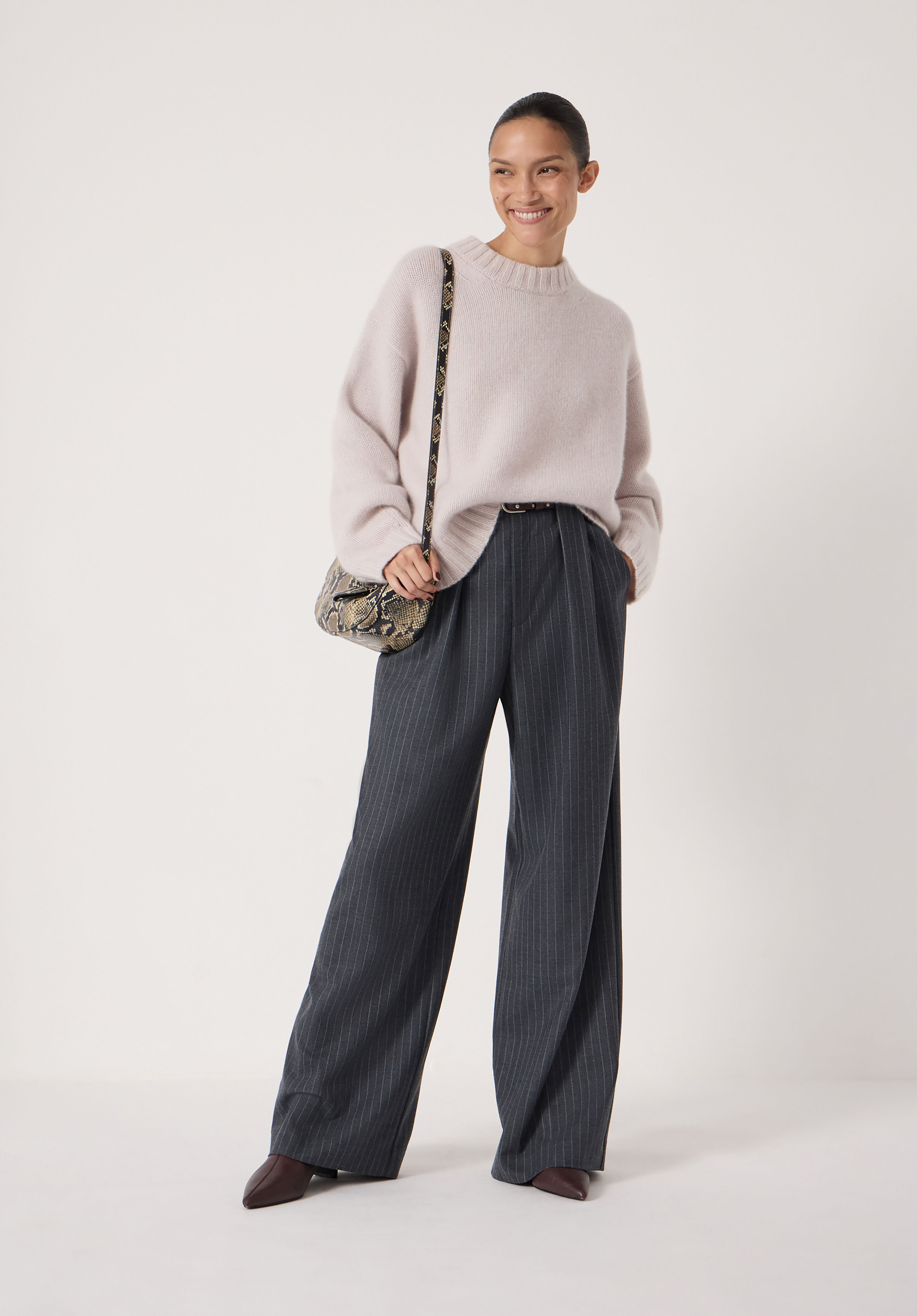Cora Relaxed Chunky Cashmere Crew Jumper