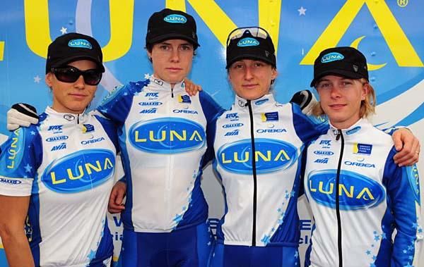 Luna Women's Mountain Bike Team (L to R) Katerina Nash, Georgia Gould, Catherine Pendrel, Chloe Forsman