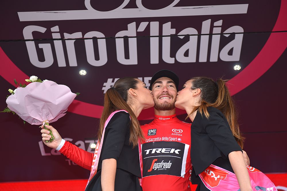 Giacomo Nizzolo (Trek-Segafredo) in the red jersey