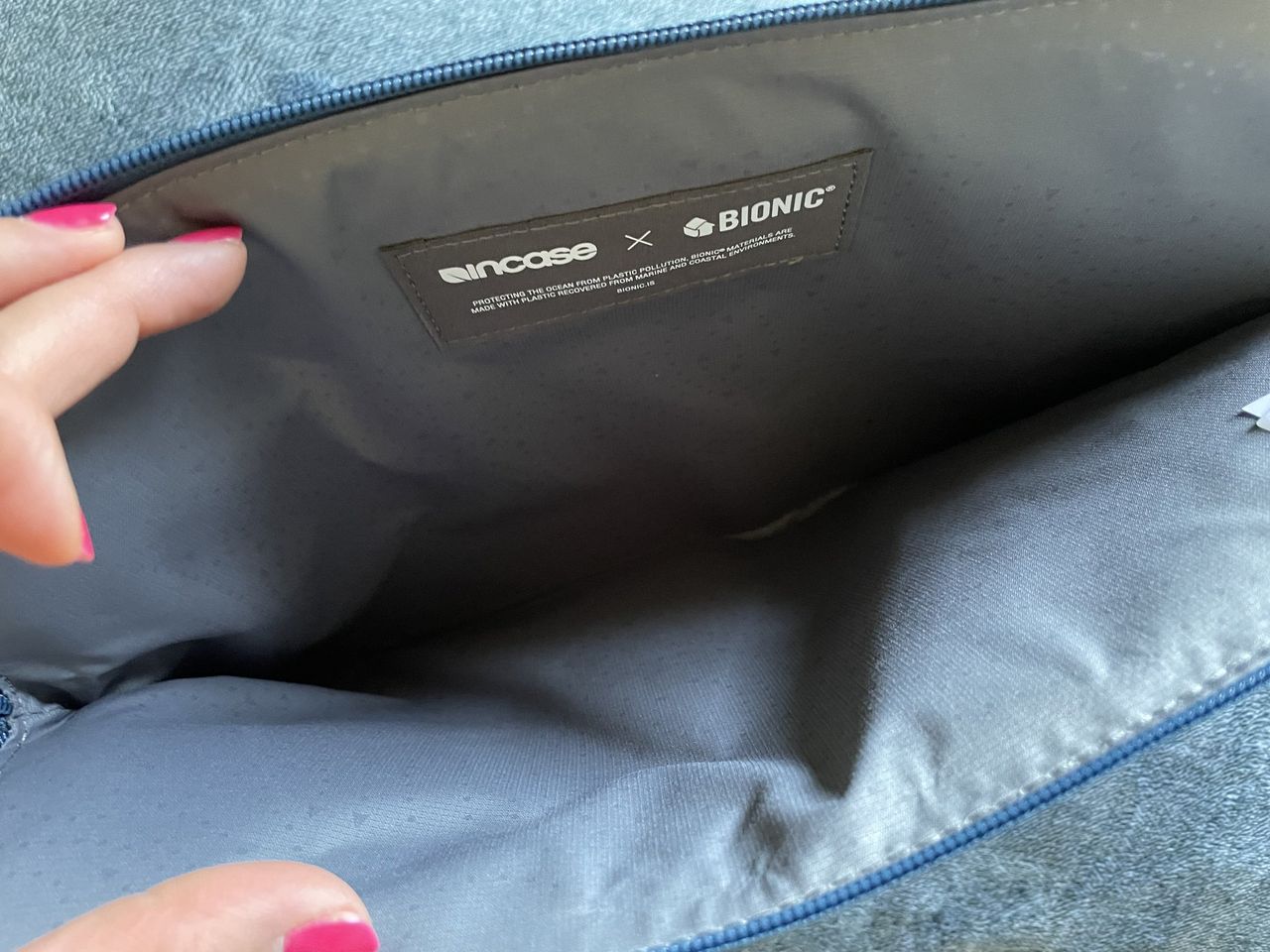 Incase Compact Sleeve With Bionic Lifestyle Inside Deep Main Pocket