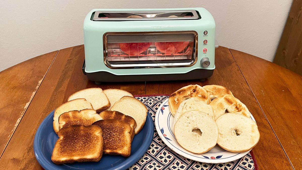DASH Clear View Toaster review A greatlooking toaster with a couple