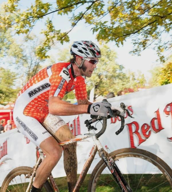 Geoff Kabush (Team Maxxis-Rocky Mountain) riding the steps
