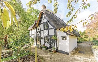 cosy chocolate box cottages