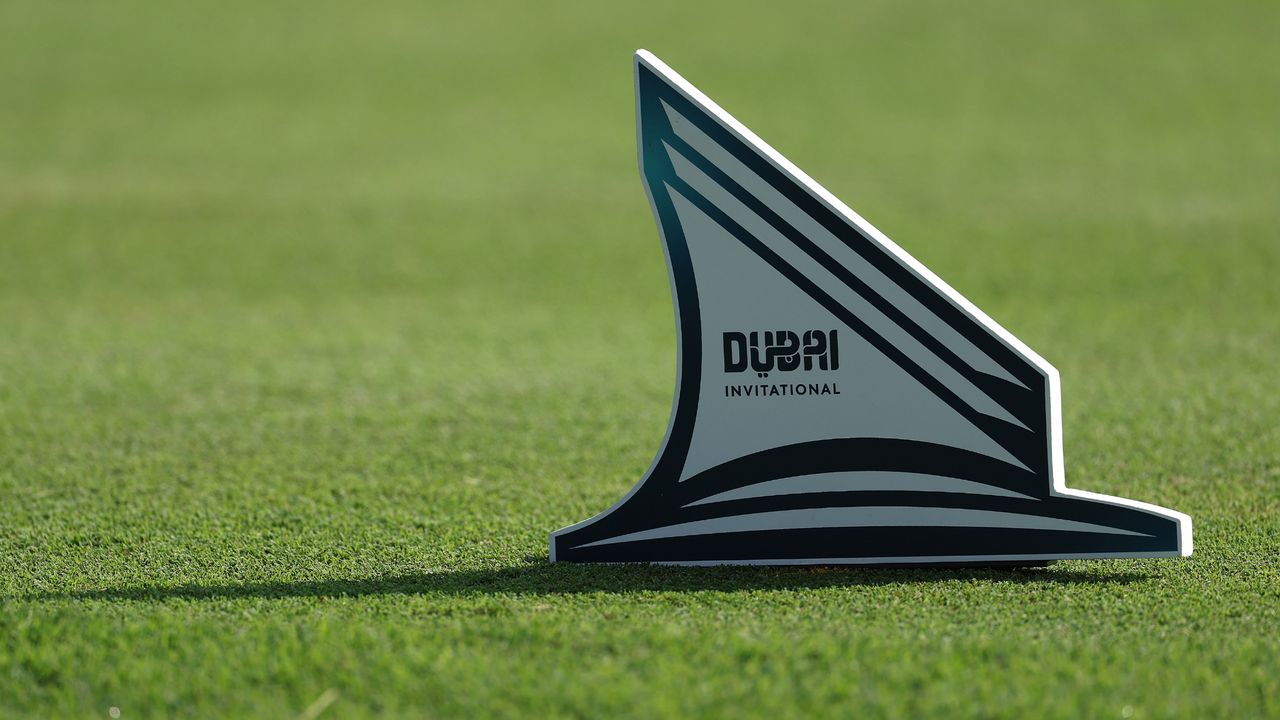 A Dubai Invitational tee marker 