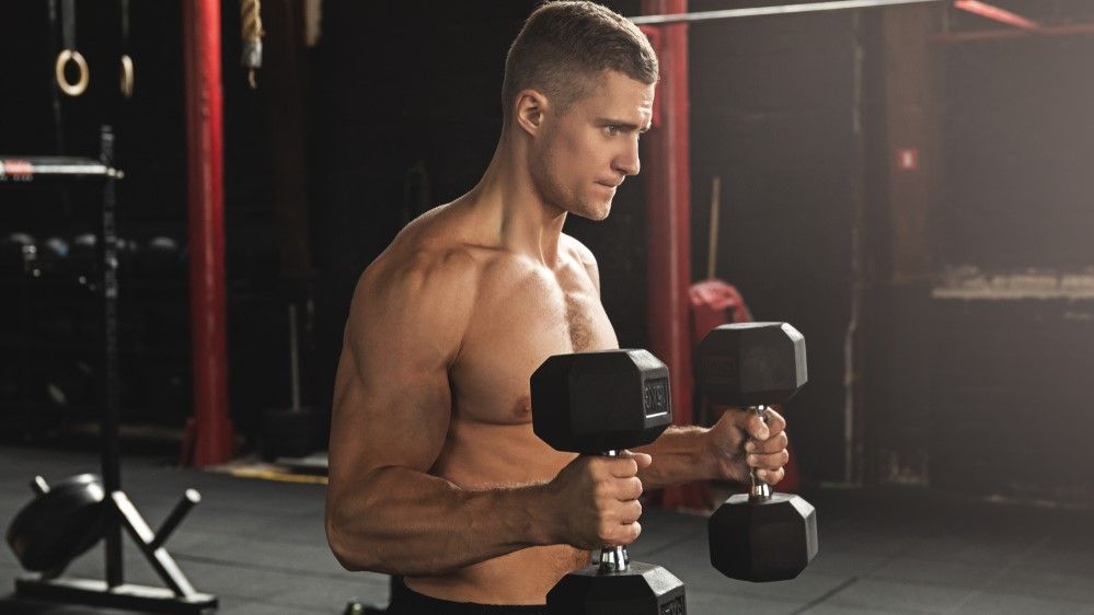 Hammer curls: how to do them and the benefits for building bigger ...