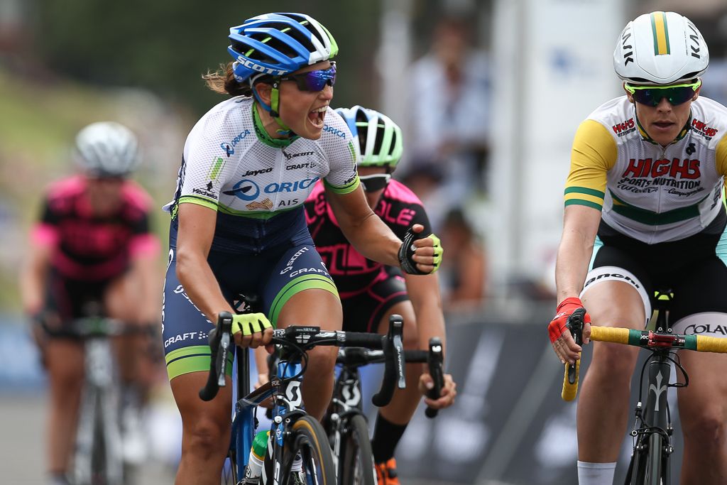 Lizzie Williams (Orica-AIS) takes second behind her teammate