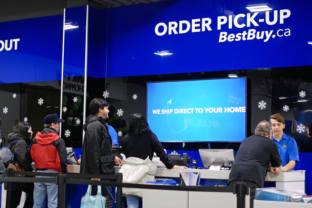 Best Buy Laid Off 5,000 Employees in Response to the Online Shopping
