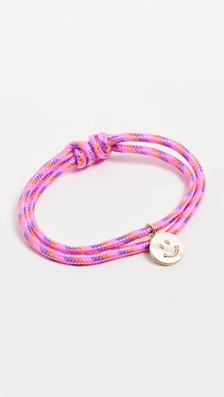 pVHrPvfmmrhWPnDqFMZPLV-320-80 تشارك كارولين ماجواير اتجاهات الصيف التي رصدتها في باريس