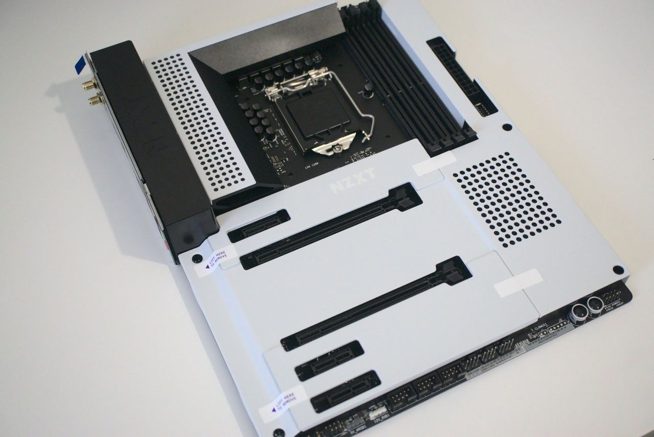 NZXT N7 Z490