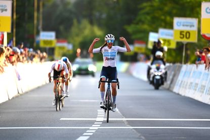 Lucinda Brand wins stage one of Tour de Suisse Women