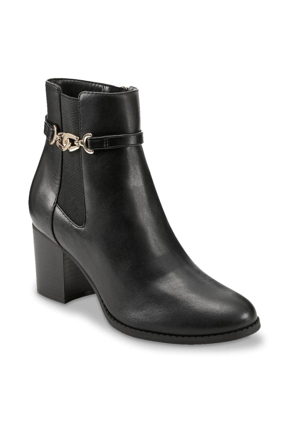 black heeled Chelsea boots with golden chain on the side