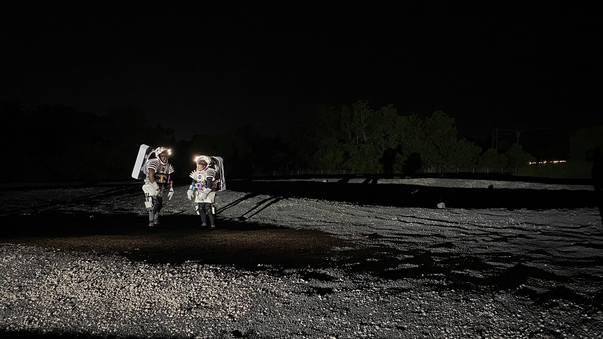 NASA astronaut walks on the ‘moon’ to get ready for Artemis landings (photos) Space