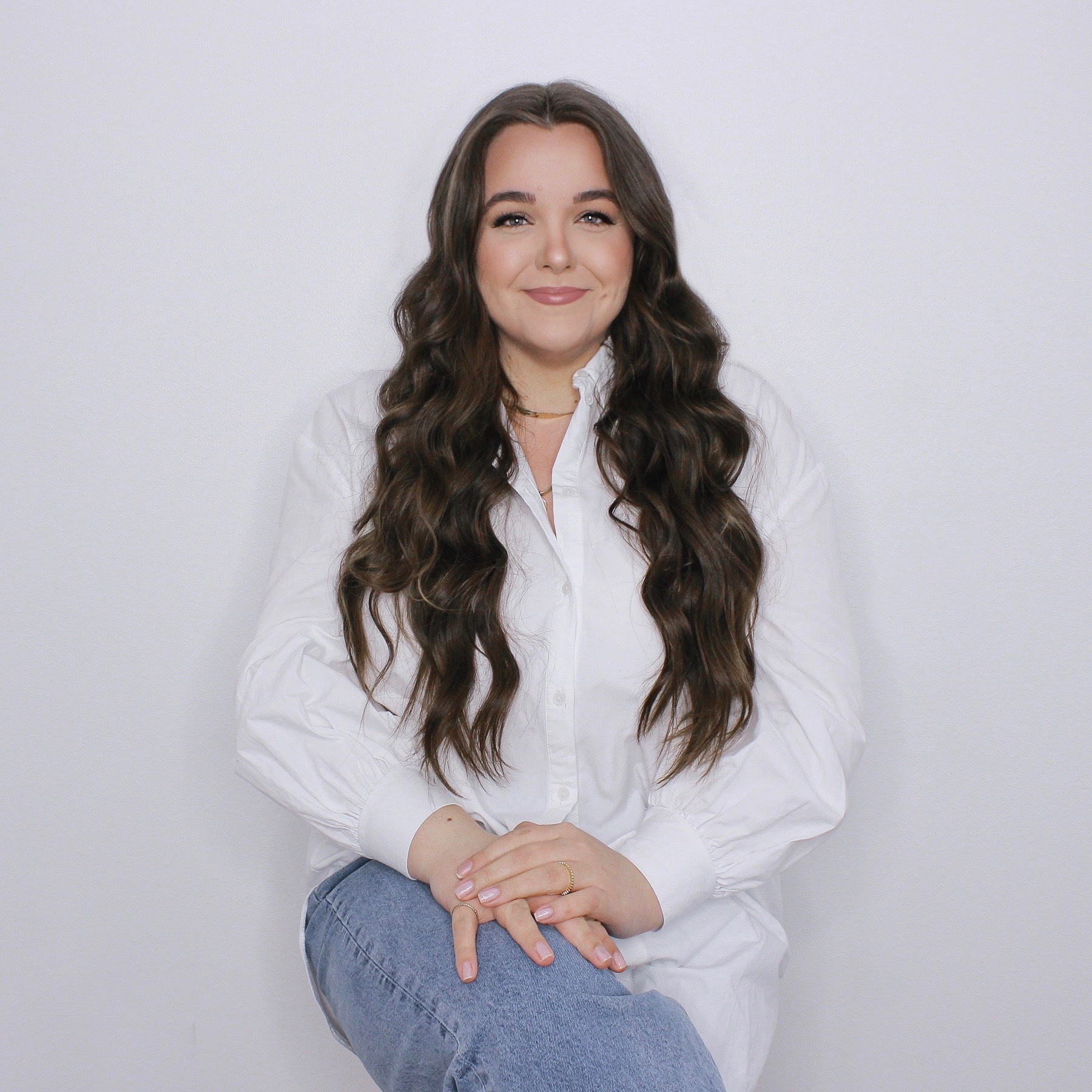 Juli Russell headshot