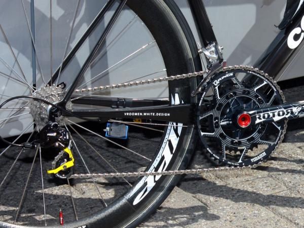 Chain stays are taller at the bottom bracket than before but taper down more dramatically at the dropouts, suggesting an even better ride than the R3.
