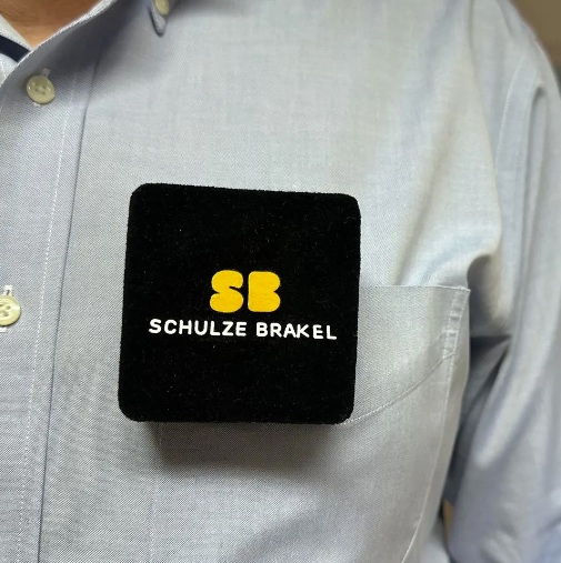 Schulze-Brakel's SchulzClip on a man's light blue shirt