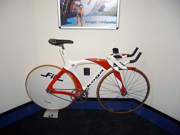 Another reminder of the awesome achievements of Leontien Van Moorsel - the BT track bike used in the 3000m pursuit in Sydney.
