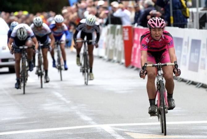 Elise Delzenne (Bourgogne Pro Dialog) stages an upset victory over pre-race favourites to win the French title