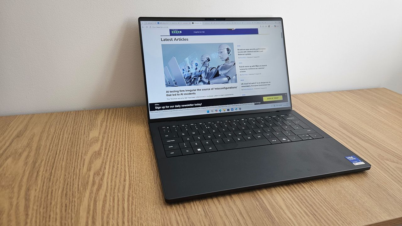 The XPS 14 (2026) on a desk