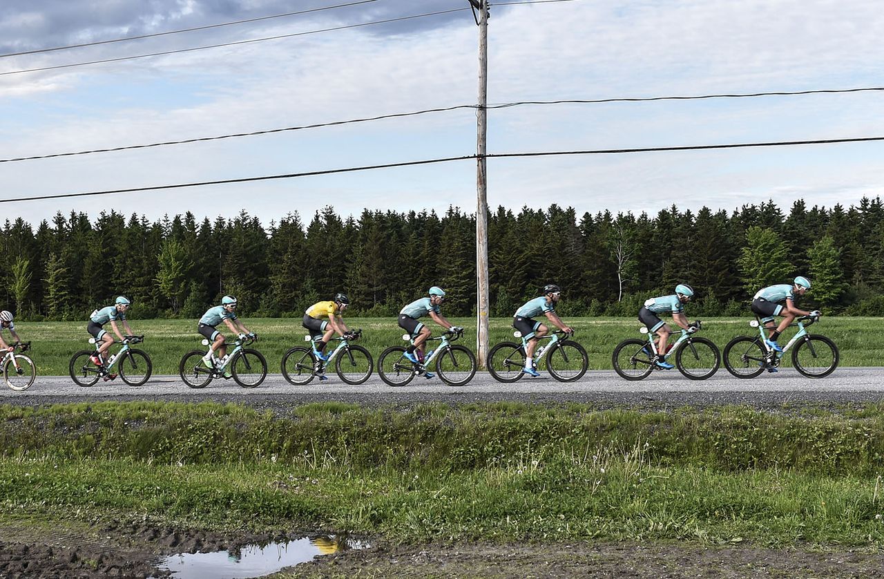 Floyds Pro Cycling chasing.