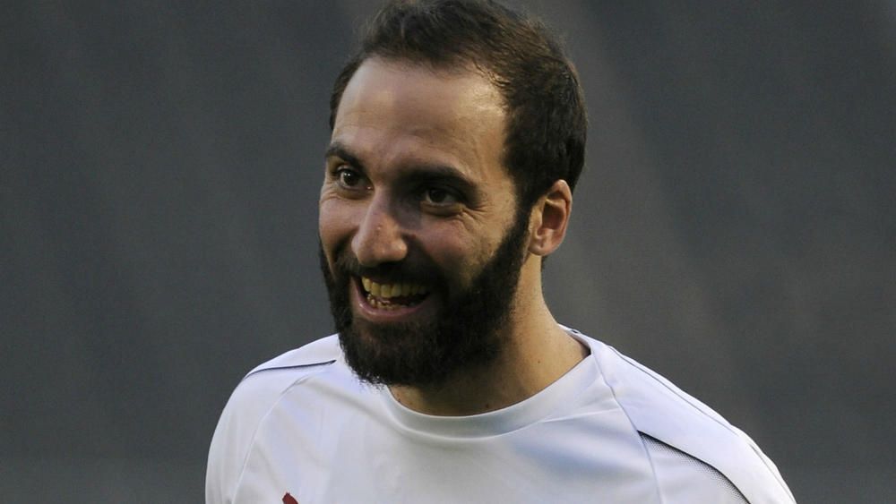 Donnarumma wishes Higuain luck ahead of expected Chelsea ...