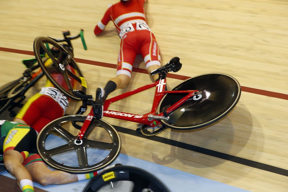 Riders hit the deck in the women's omnium