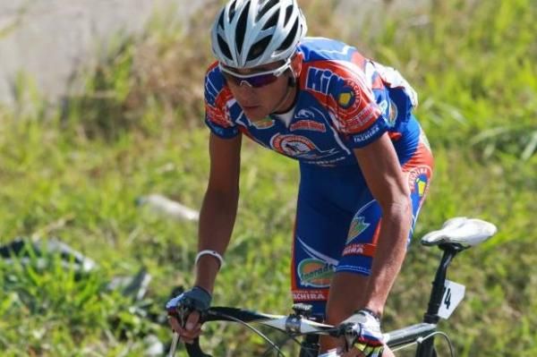 Maky Roman (Gob Tachira) makes a solo attack during stage 9.