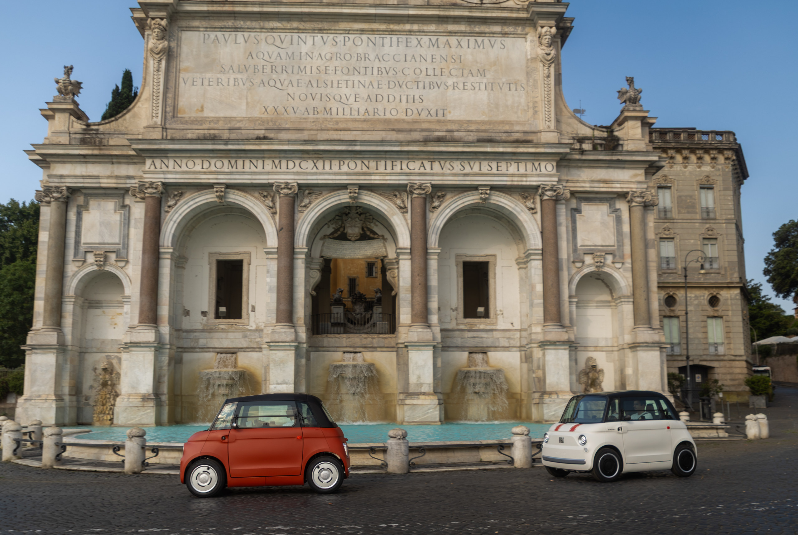 Fiat Topolino Sport in front of Rome's Fontana dell'Acqua Paola
