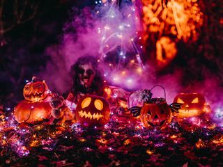 Spooky Orange & Pink Outdoor Halloween Decoration Pumpkins and Twinkly™ Smart App Controlled Lights
