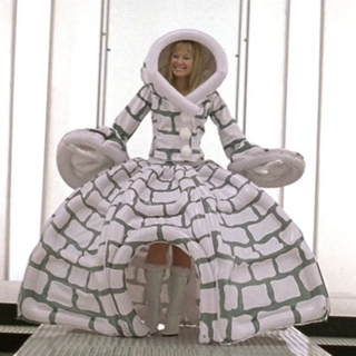 Hilary Duff in igloo dress as Lizzie McGuire in The Lizzie McGuire Movie