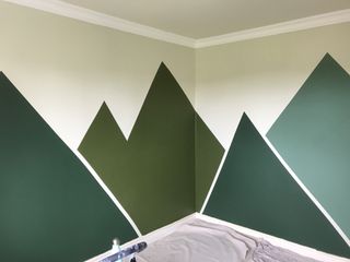 Easy paint idea for a kid's bedroom