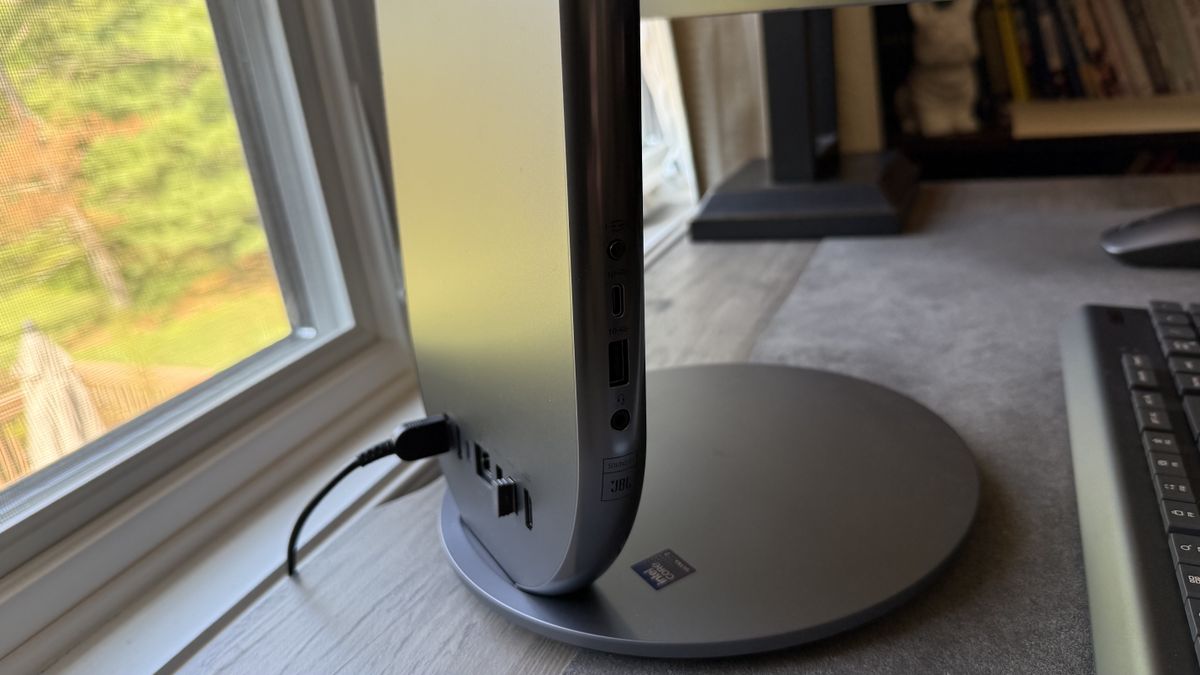 Lenovo Yoga AIO 27 ports