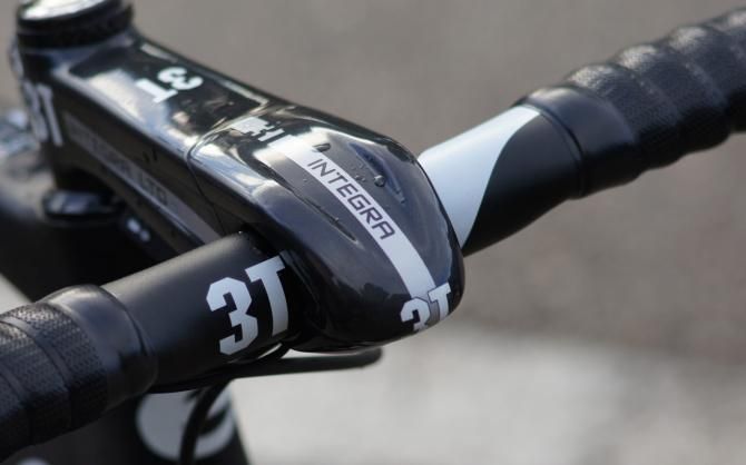 3T stems and bars on the cockpit of Edvald Boasson Hagen's Cerv&eacute;lo S5