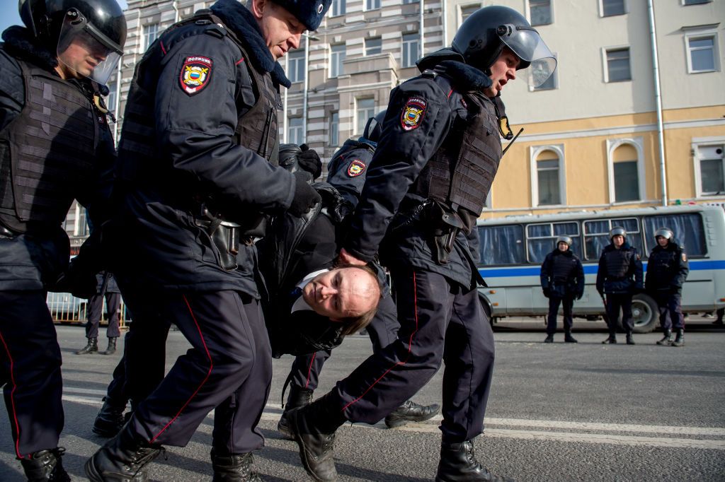 At least 200 anti-corruption demonstrators arrested in Russia | The Week