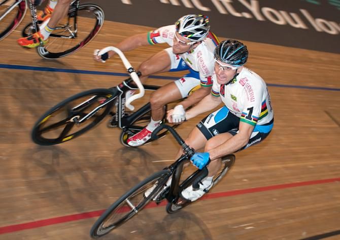 Luke Robert slings in partner Kenny de Ketele.
